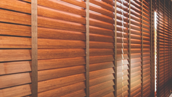 Persianas Horizontais: versatilidade em diferentes materiais e...